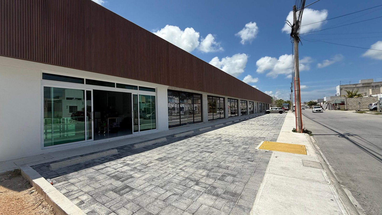 Estacionamiento Frontal